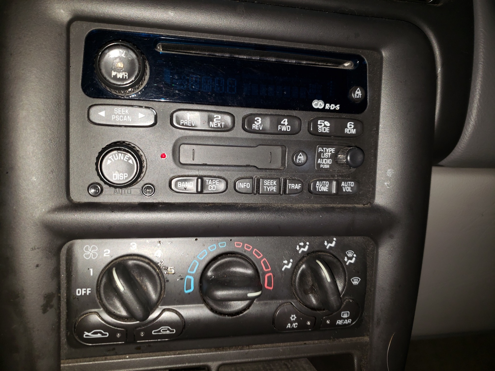 Foto 9 de la subasta – 2003 CHEVROLET VENTURE con VIN 1GNDV03E33D112323