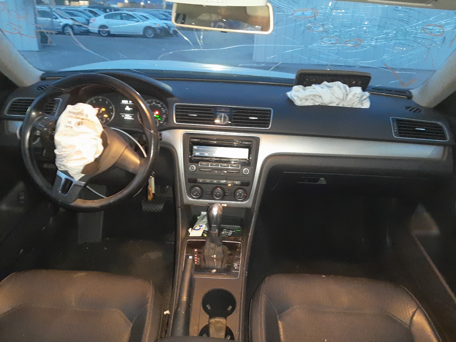 Photo 9 from auction – 2015 VOLKSWAGEN PASSAT S with VIN 1VWAT7A31FC043084