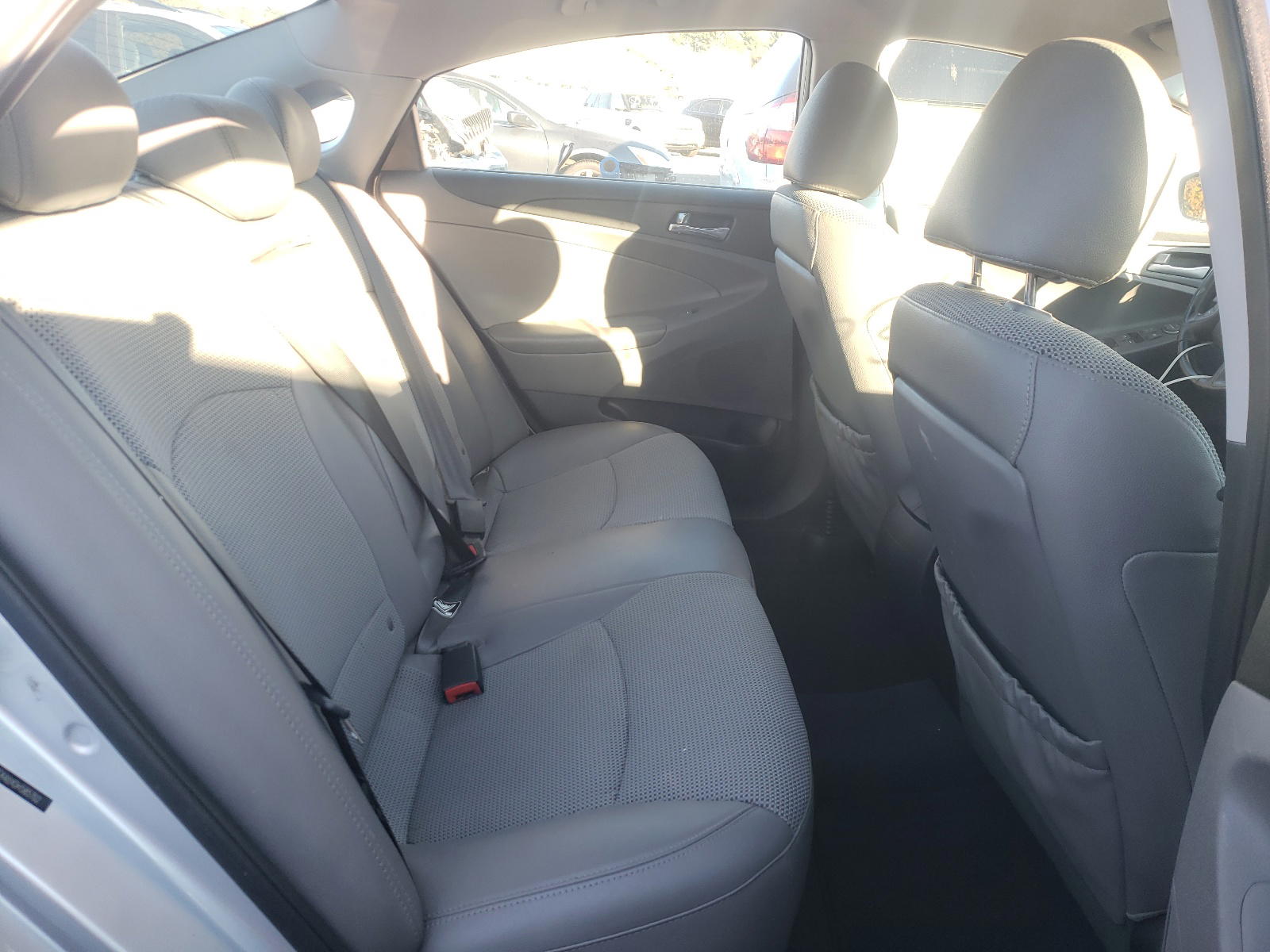 Photo 6 from auction – 2013 HYUNDAI SONATA SE with VIN 5NPEC4ABXDH585702