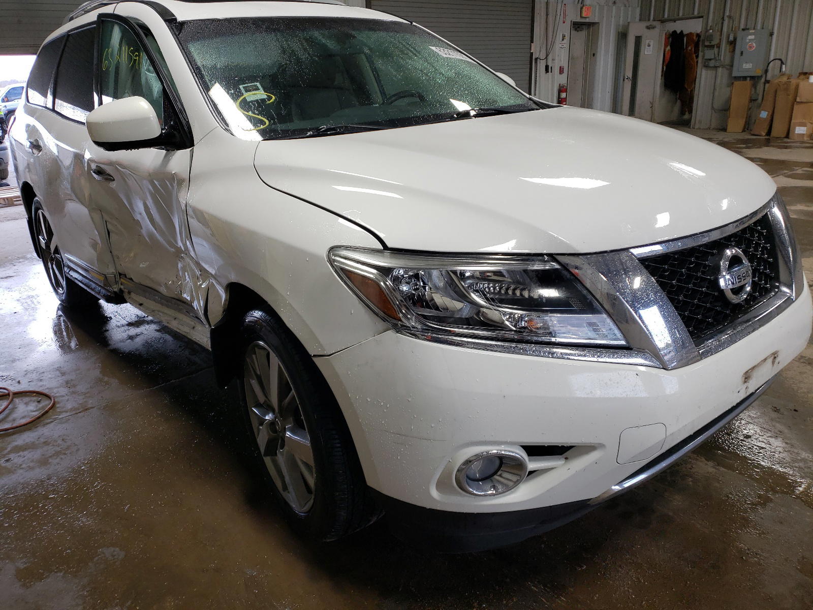 NISSAN PATHFINDER 2013 with VIN 5N1AR2MM3DC677322 - Photo from auction