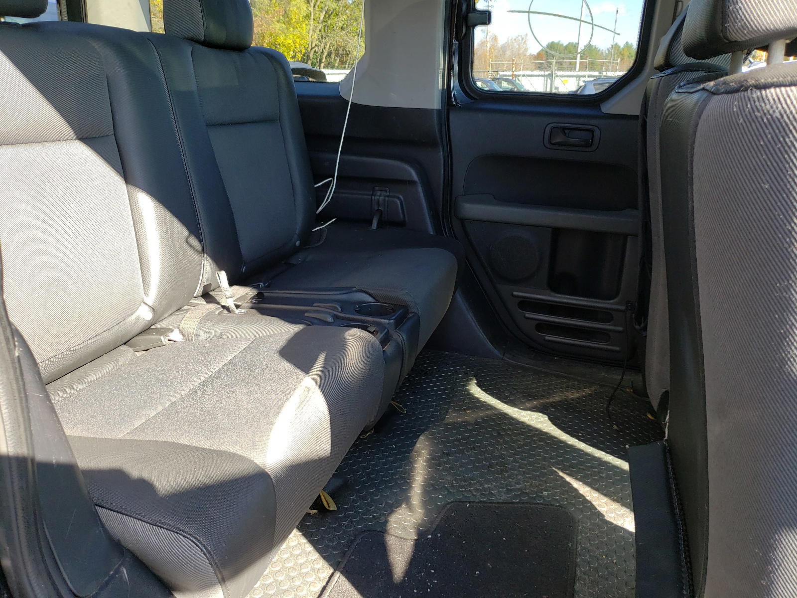 Photo 6 from auction – 2003 HONDA ELEMENT EX with VIN 5J6YH28533L018268