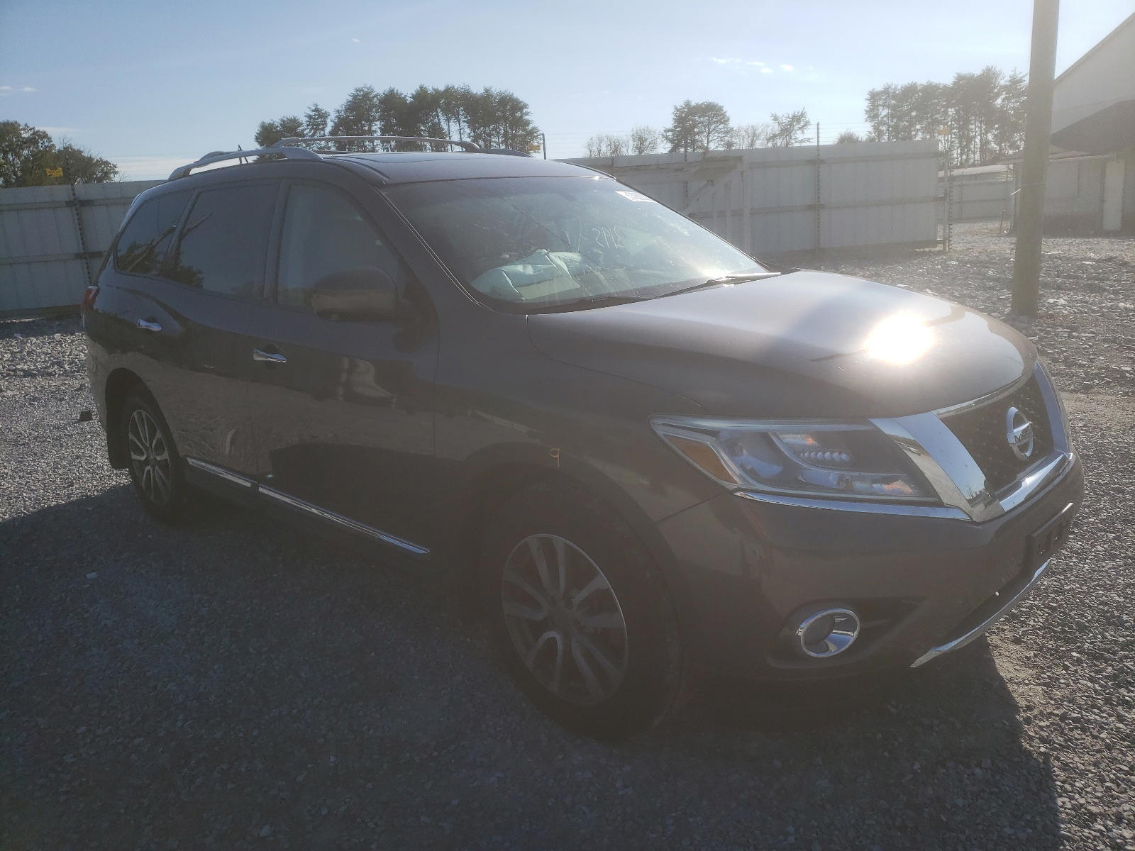 NISSAN PATHFINDER 2015 with VIN 5N1AR2MN5FC625122 - Photo from auction