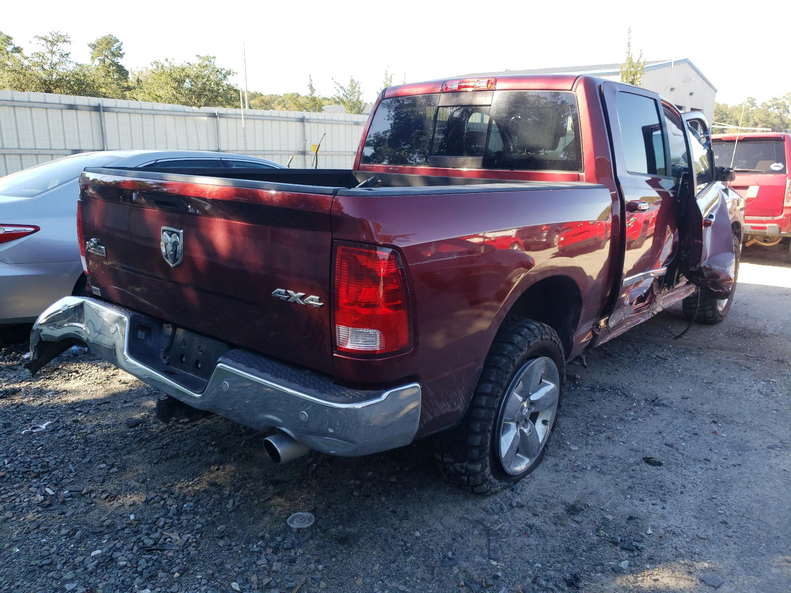 Photo 4 from auction – 2017 RAM 1500 SLT with VIN 3C6RR7LT7HG524627