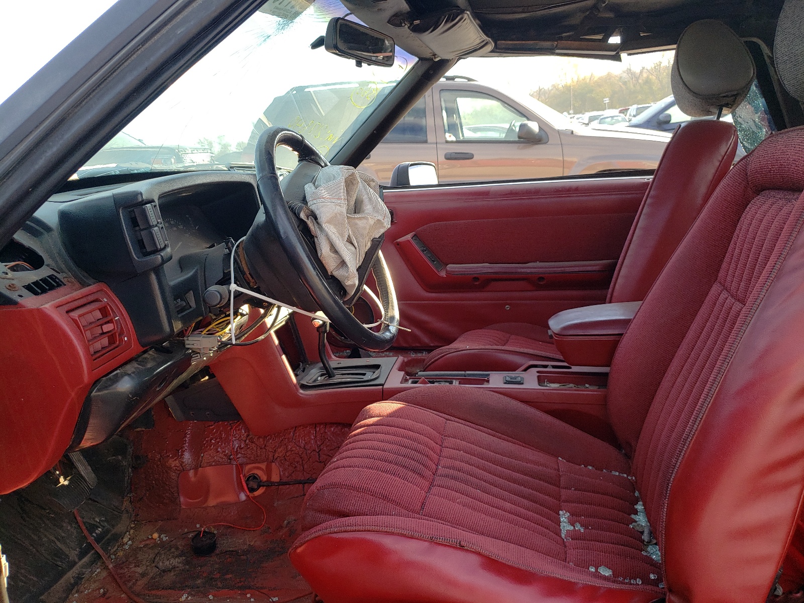 Photo 5 from auction – 1990 FORD MUSTANG GT with VIN 1FACP45E4LF217840