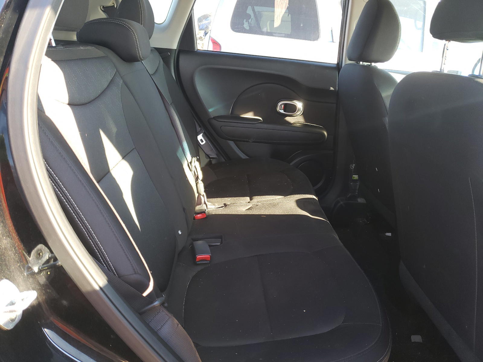 Photo 6 from auction – 2016 KIA SOUL with VIN KNDJN2A23G7344053