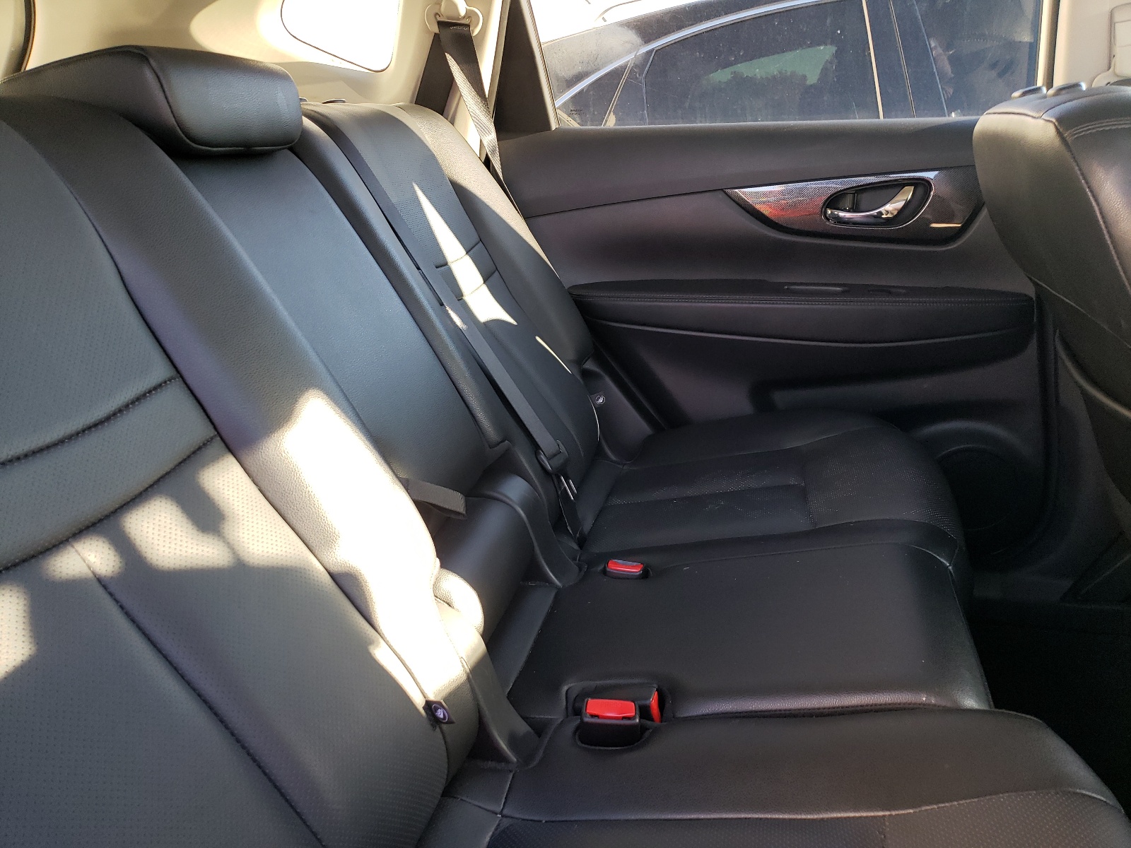 Photo 6 from auction – 2015 NISSAN ROGUE S with VIN 5N1AT2MV7FC875687