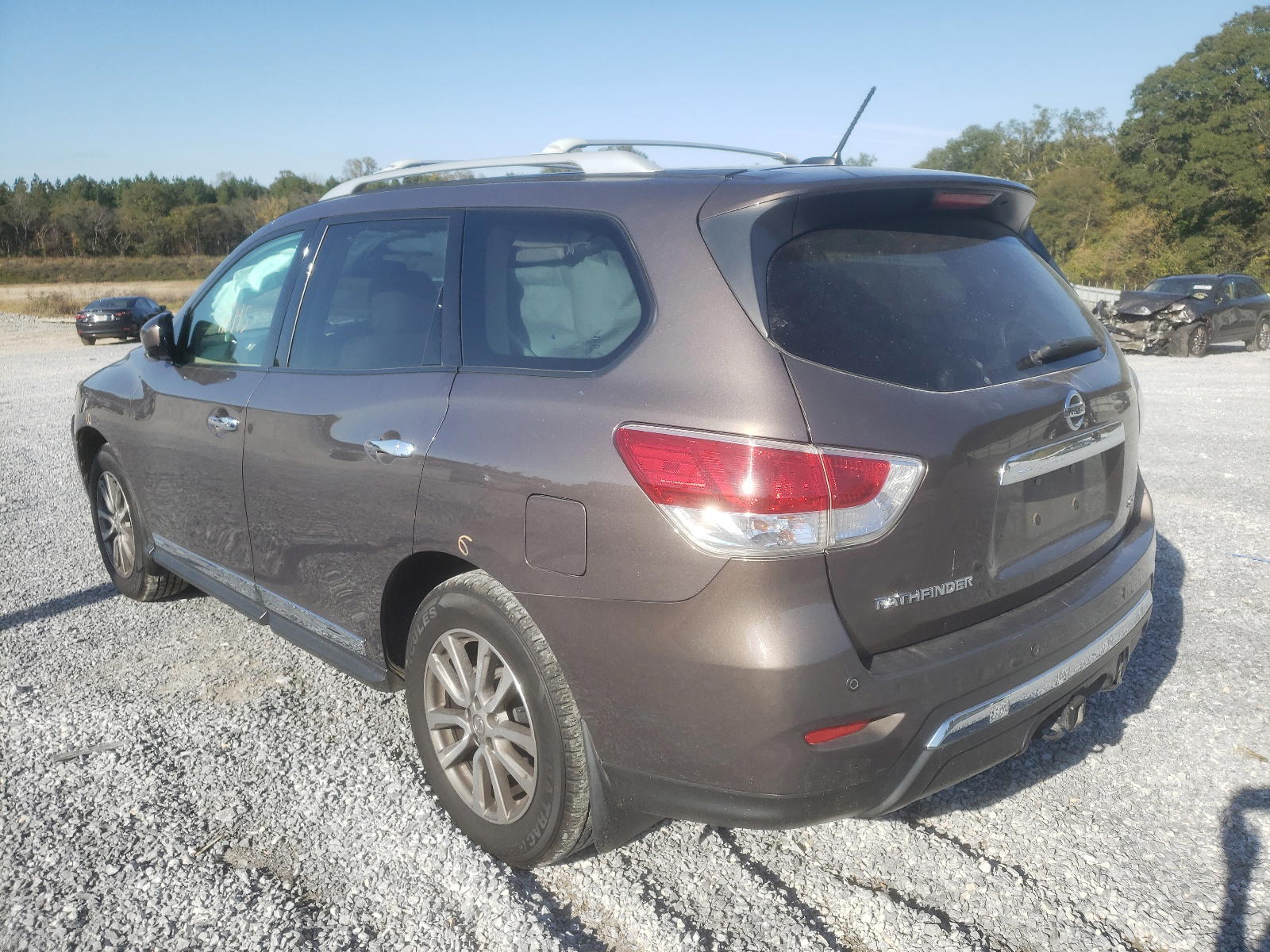 Photo 3 from auction – 2015 NISSAN PATHFINDER with VIN 5N1AR2MN5FC625122