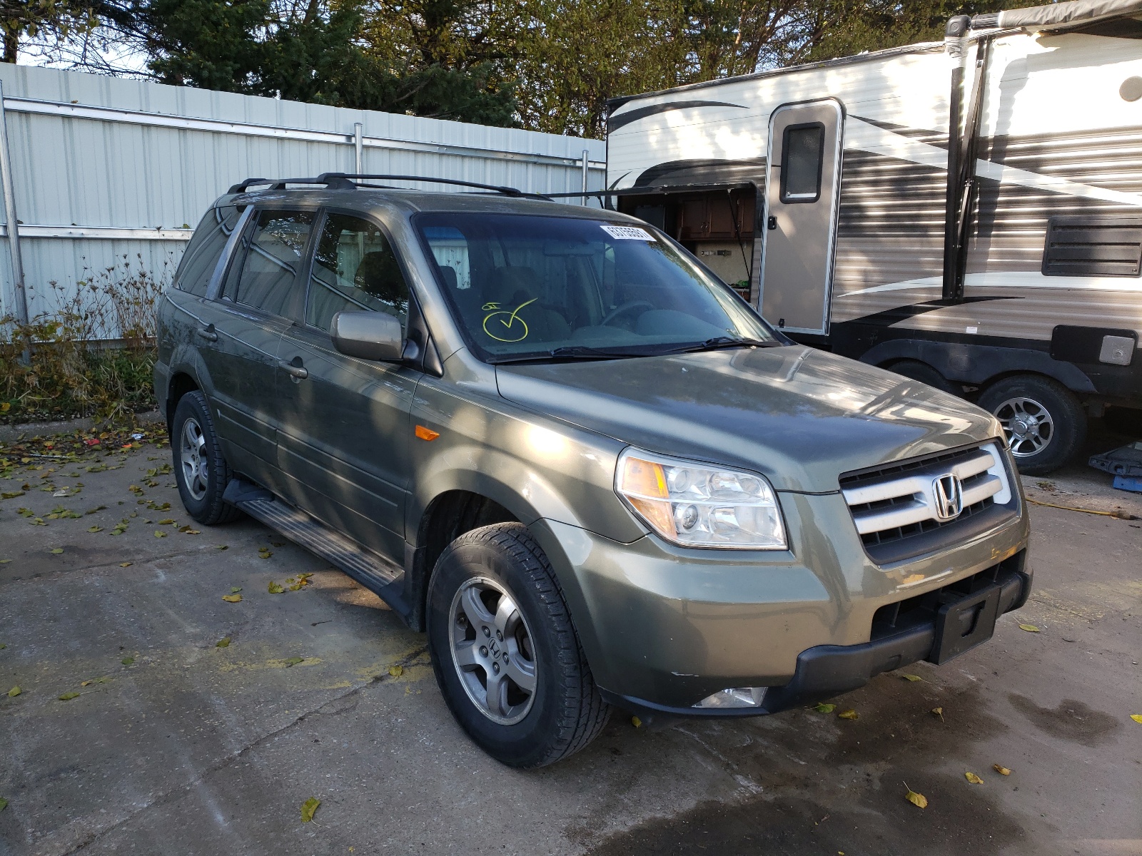 HONDA PILOT EX 2007 with VIN 2HKYF18457H525387 - Photo from auction