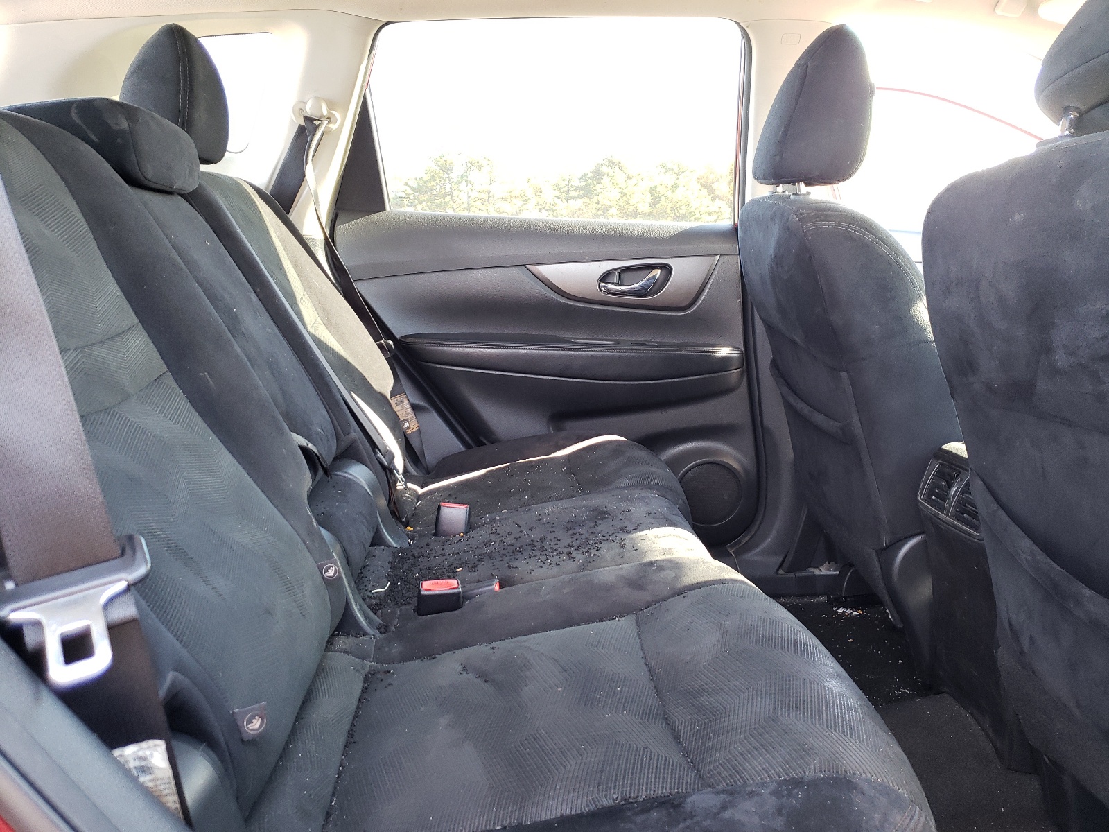 Photo 6 from auction – 2015 NISSAN ROGUE S with VIN 5N1AT2MV3FC899727