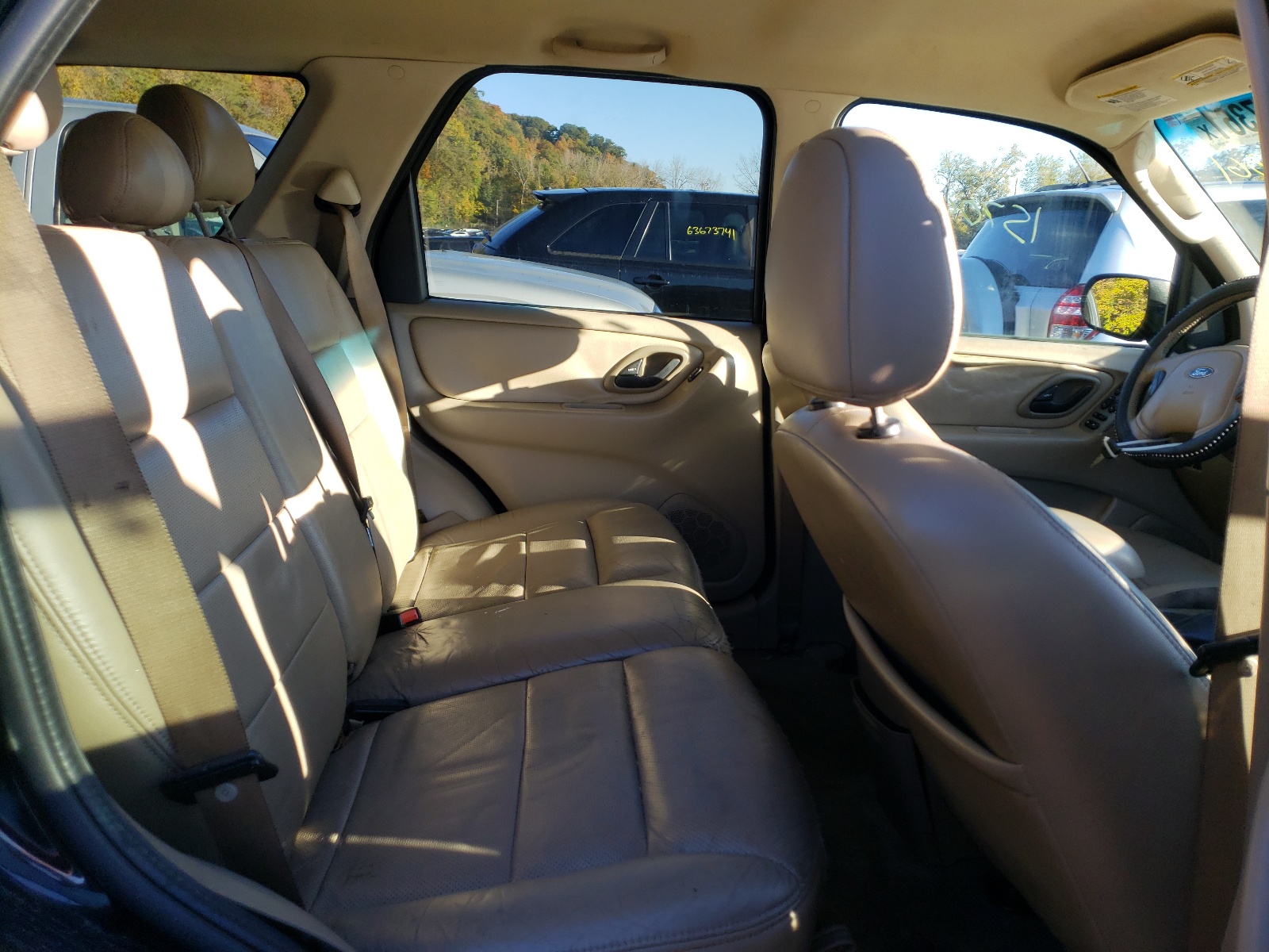 Photo 6 from auction – 2005 FORD ESCAPE LIM with VIN 1FMYU941X5KA54198