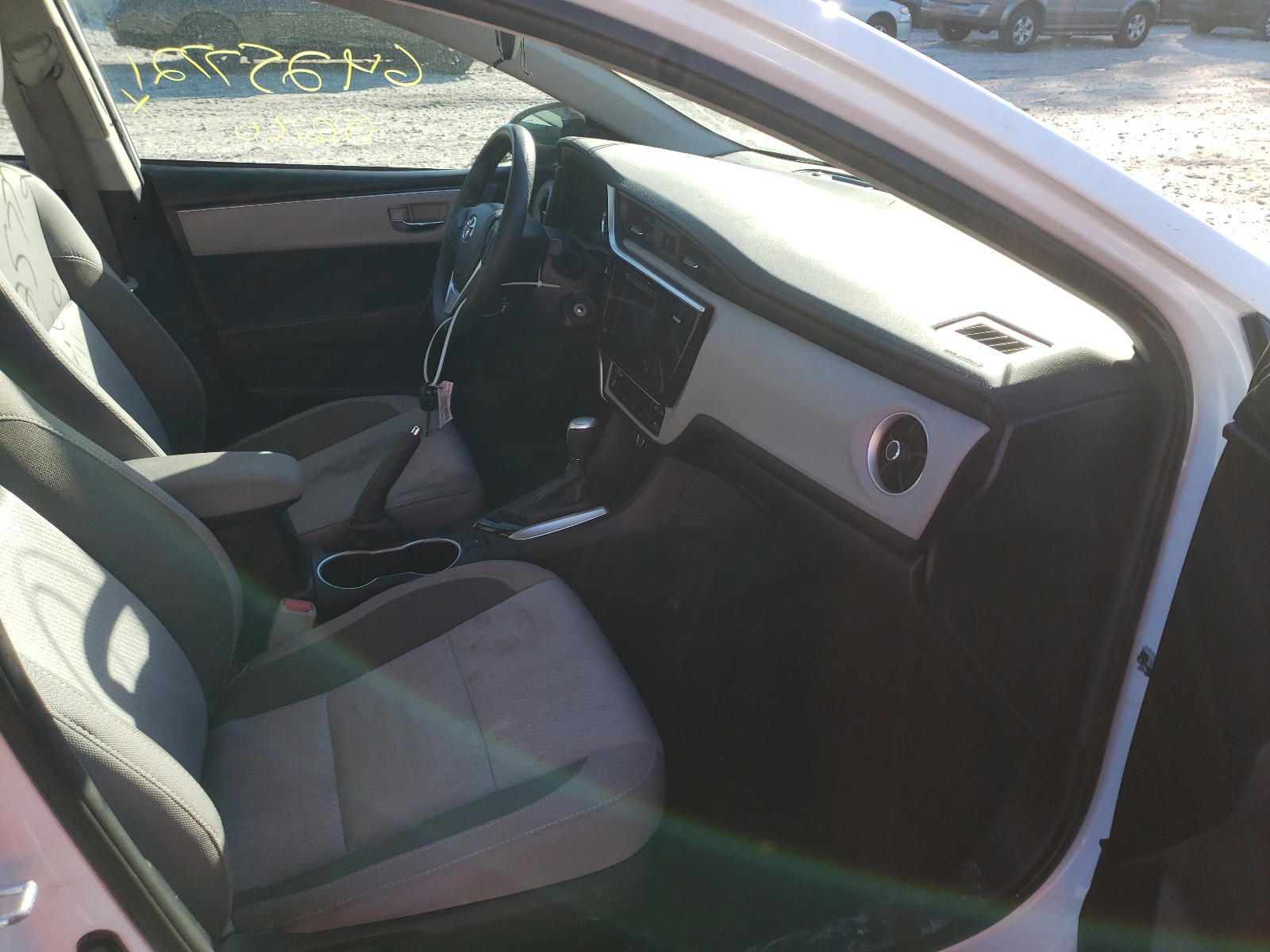 Photo 5 from auction – 2017 TOYOTA COROLLA L with VIN 2T1BURHEXHC814725