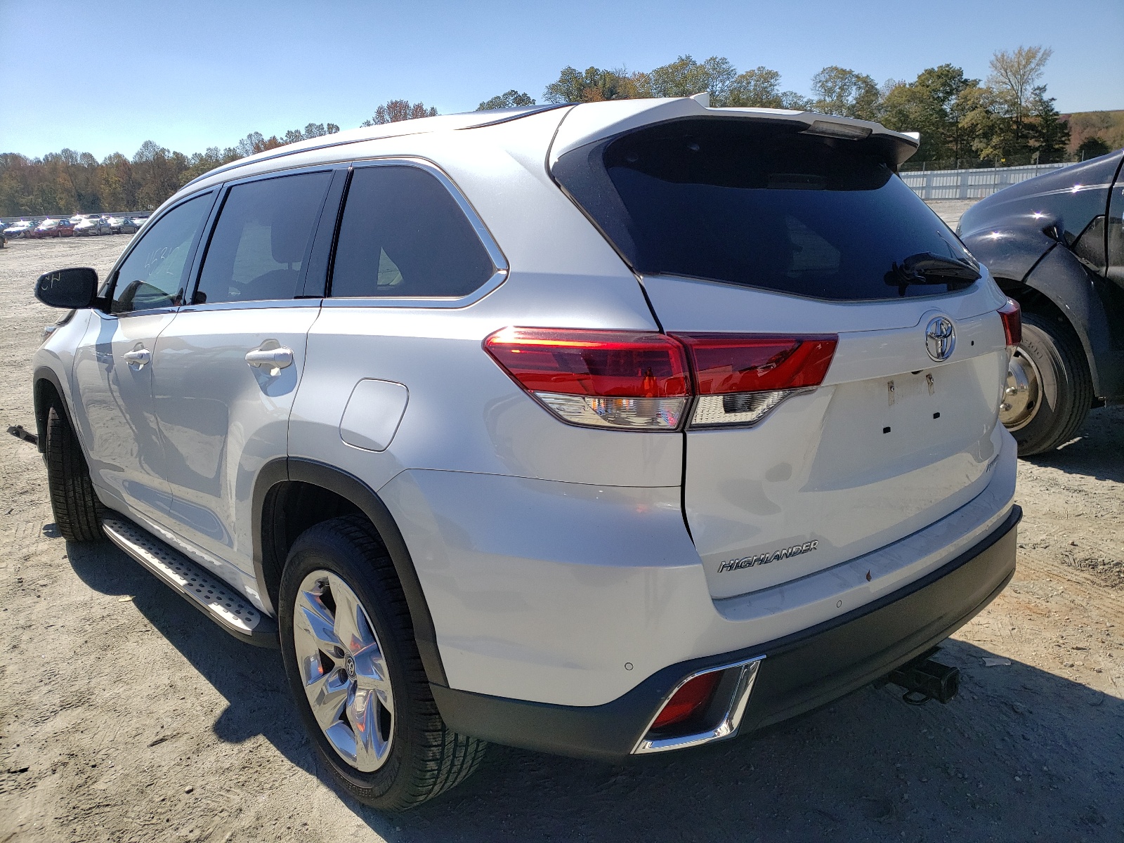Foto 3 de la subasta – 2018 TOYOTA HIGHLANDER con VIN 5TDYZRFH7JS280038