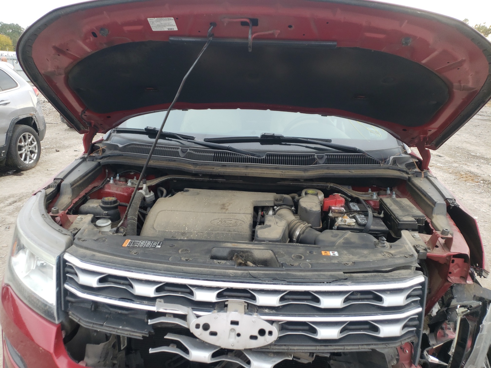 Photo 7 from auction – 2017 FORD EXPLORER L with VIN 1FM5K7F8XHGB50136