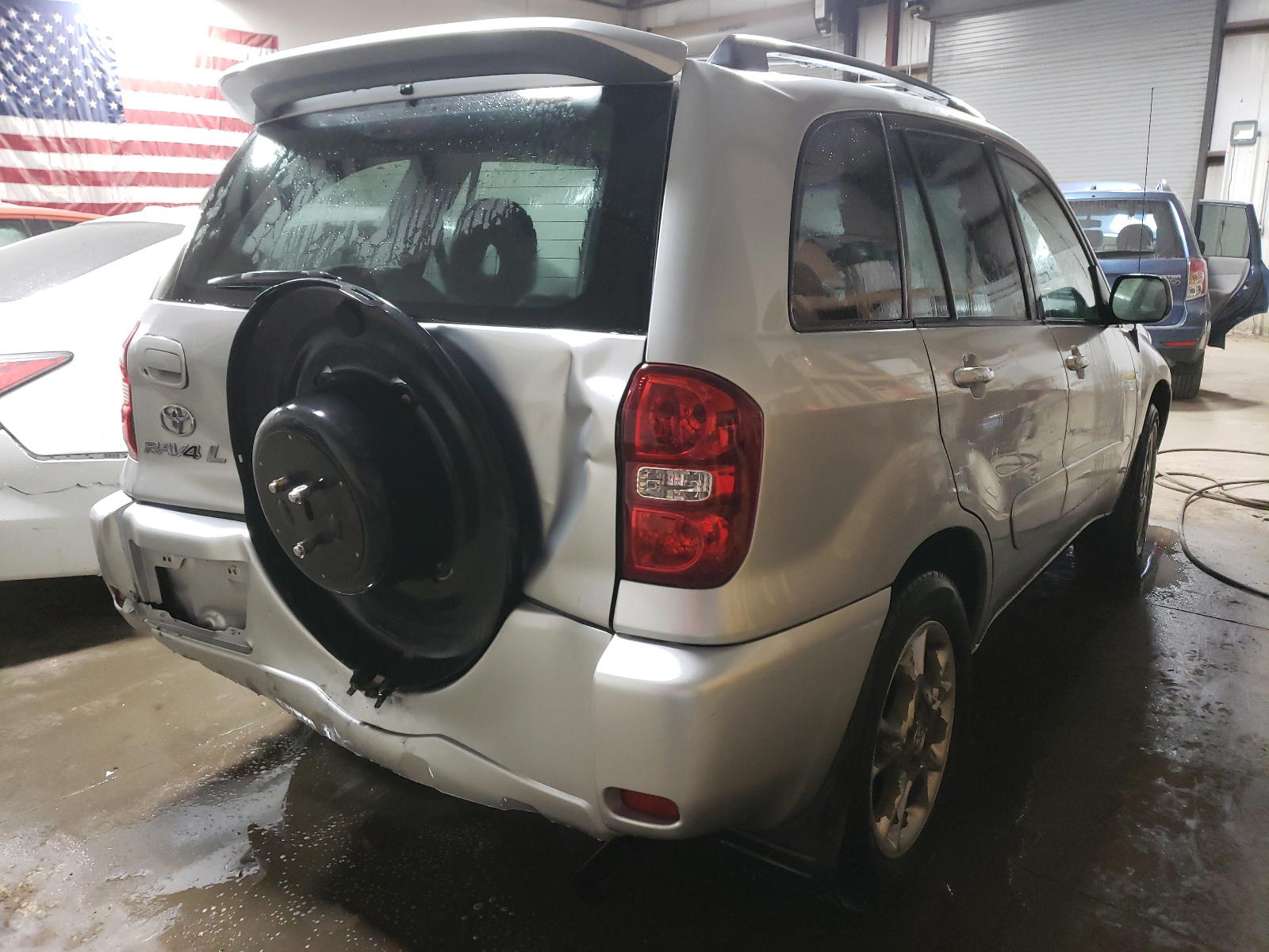 Photo 4 from auction – 2004 TOYOTA RAV4 with VIN JTEGD20V240008855