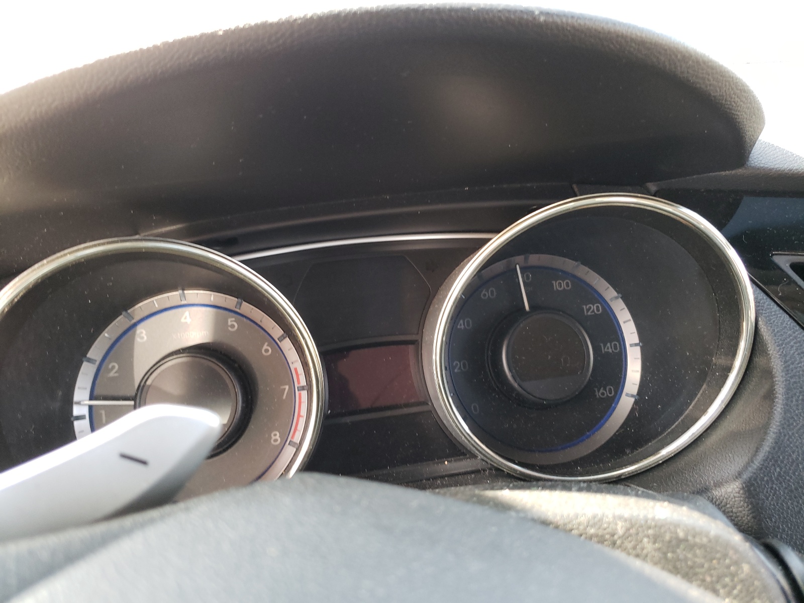 Photo 8 from auction – 2011 HYUNDAI SONATA SE with VIN 5NPEC4ABXBH207554