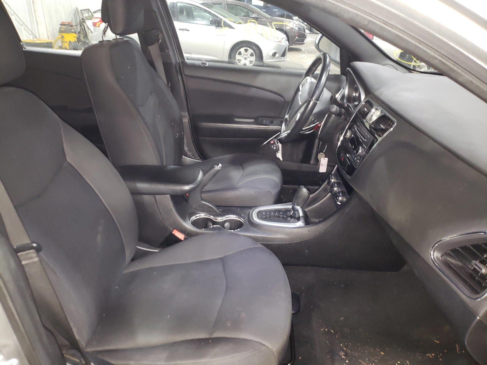 Photo 5 from auction – 2013 CHRYSLER 200 TOURIN with VIN 1C3CCBBB3DN639713