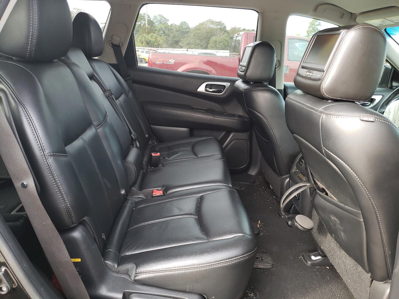 Photo 6 from auction – 2015 NISSAN PATHFINDER with VIN 5N1AR2MN6FC720479