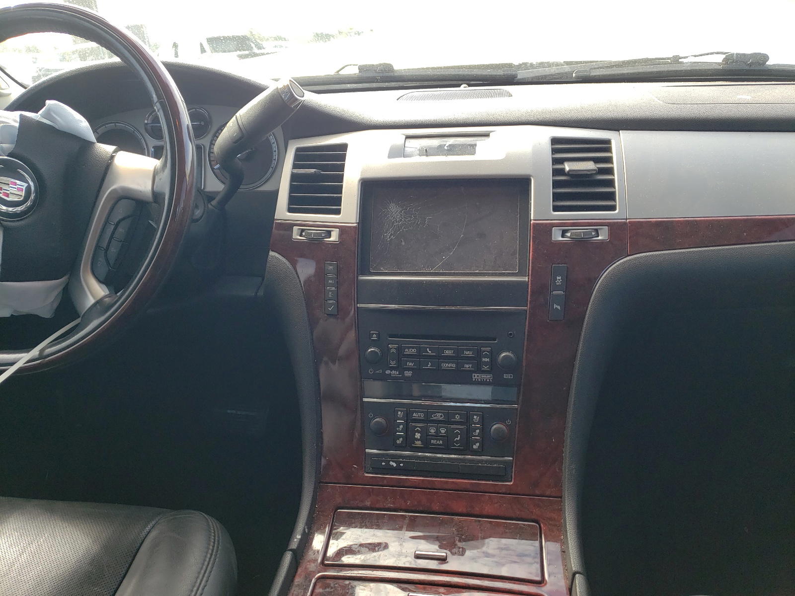 Photo 9 from auction – 2014 CADILLAC ESCALADE E with VIN 1GYS4HEF2ER189031