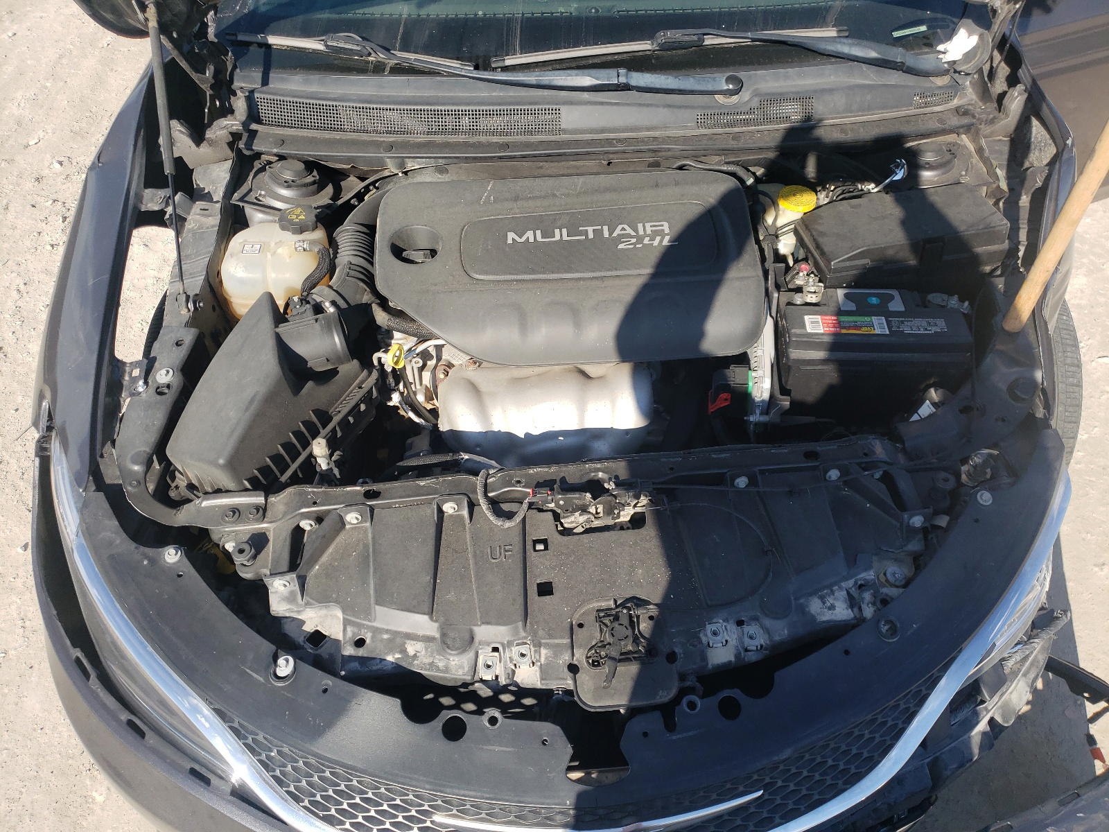 Photo 7 from auction – 2015 CHRYSLER 200 LIMITE with VIN 1C3CCCAB7FN600343