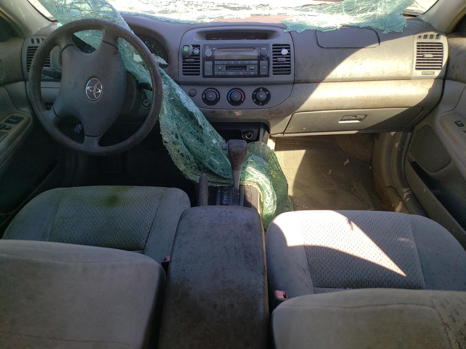 Photo 9 from auction – 2003 TOYOTA CAMRY LE with VIN 4T1BE32K63U643018
