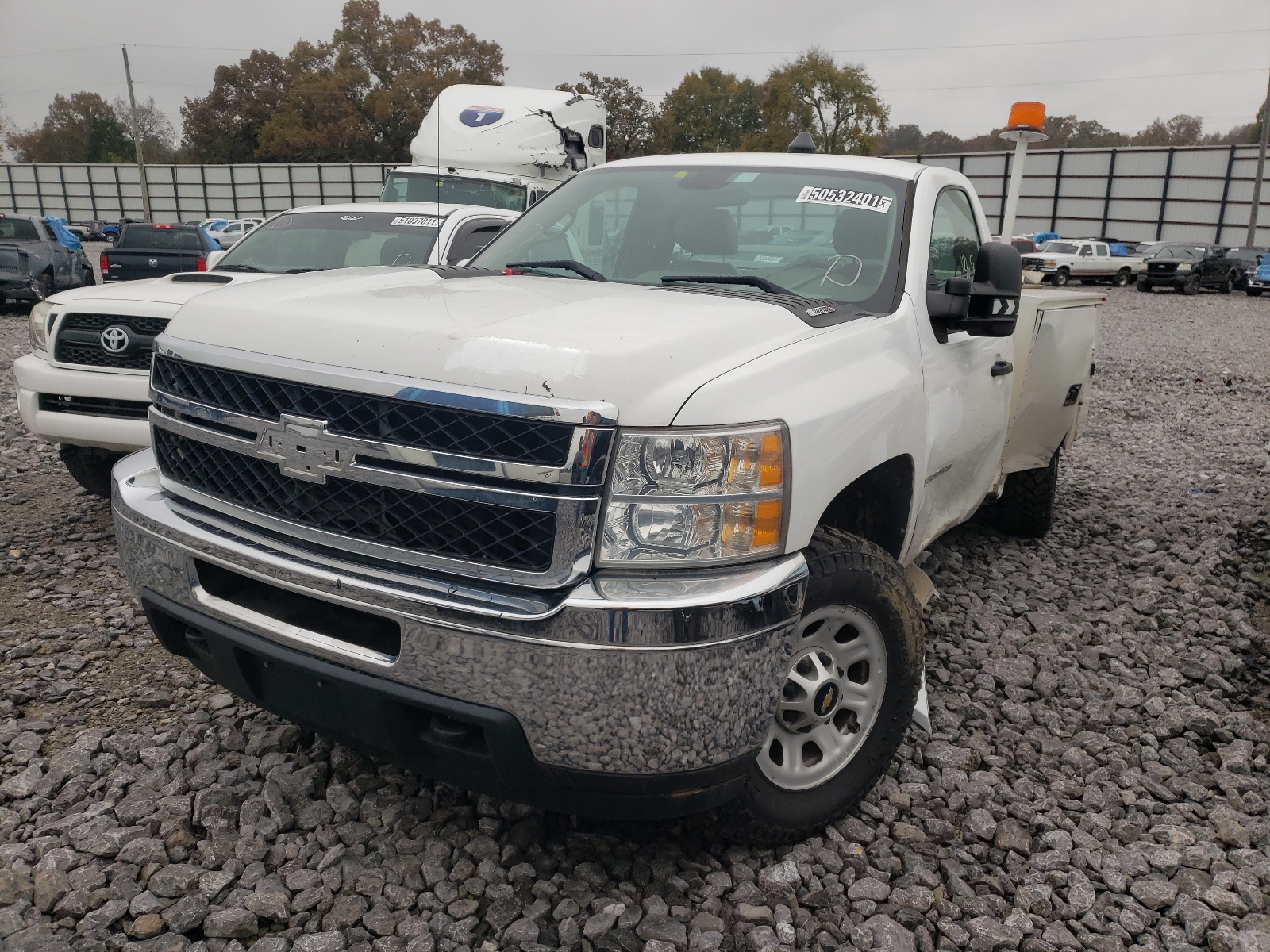 Photo 2 from auction – 2014 CHEVROLET SILVERADO with VIN 1GB3KZCG6EF155911