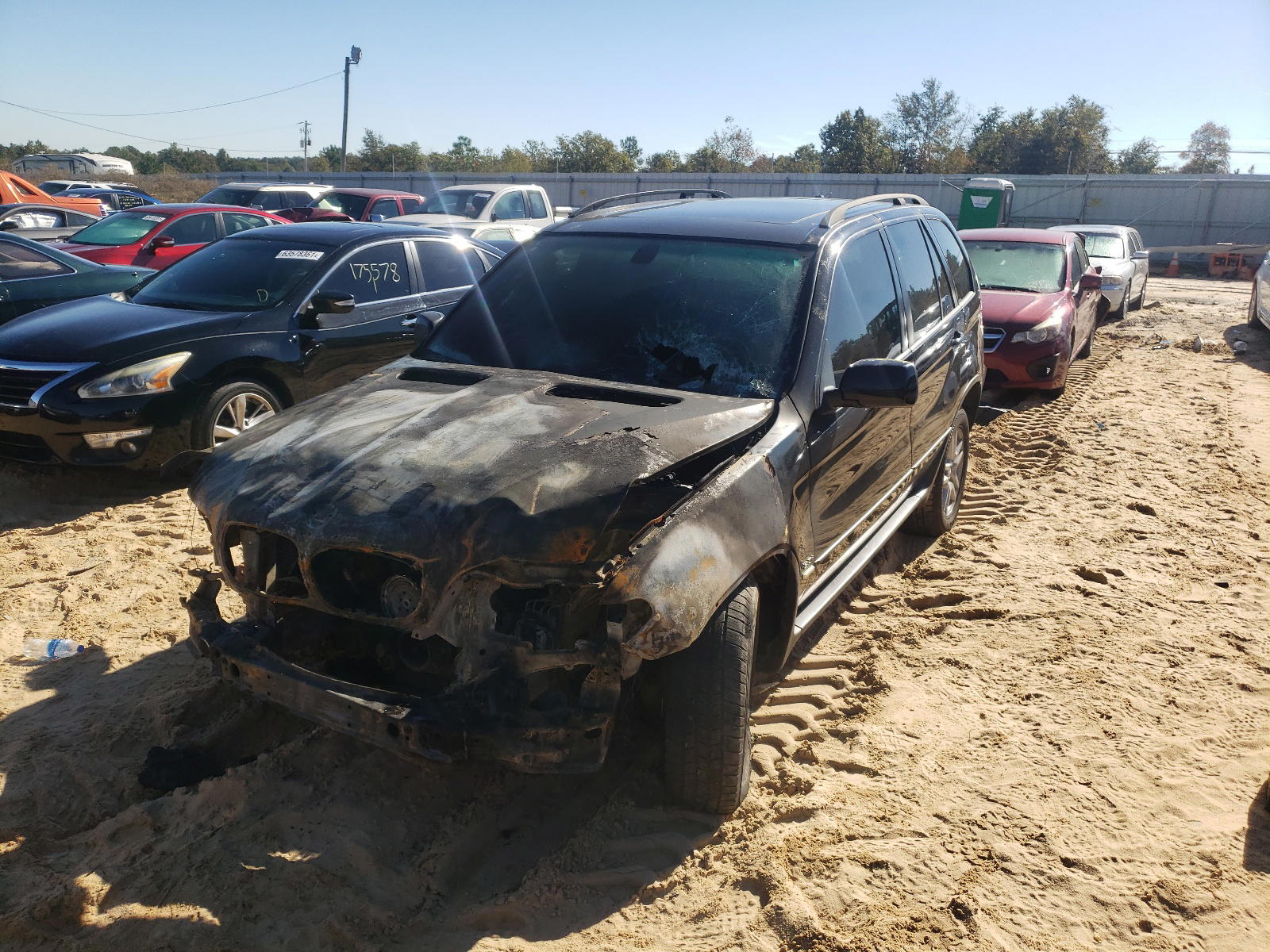 Photo 2 from auction – 2006 BMW X5 3.0I with VIN 5UXFA13576LY30646