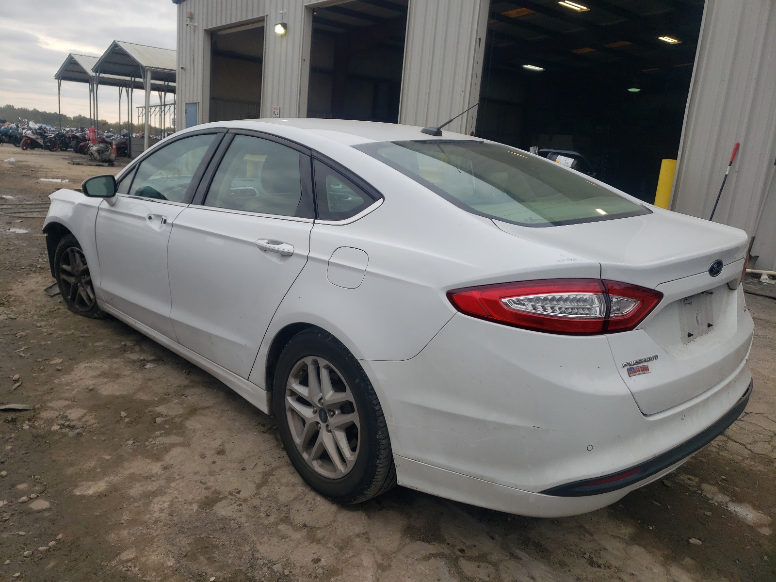 Photo 3 from auction – 2016 FORD FUSION SE with VIN 3FA6P0H79GR392516