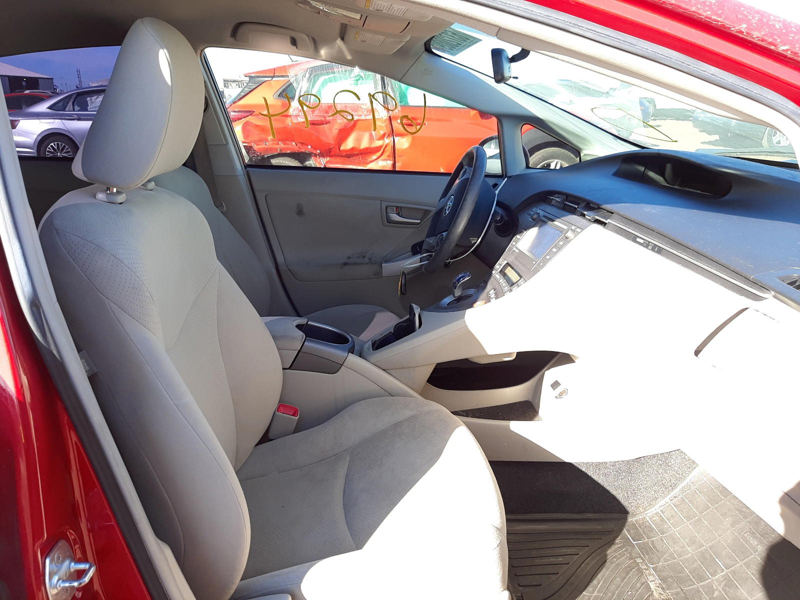 Photo 5 from auction – 2013 TOYOTA PRIUS with VIN JTDKN3DU8D0344416