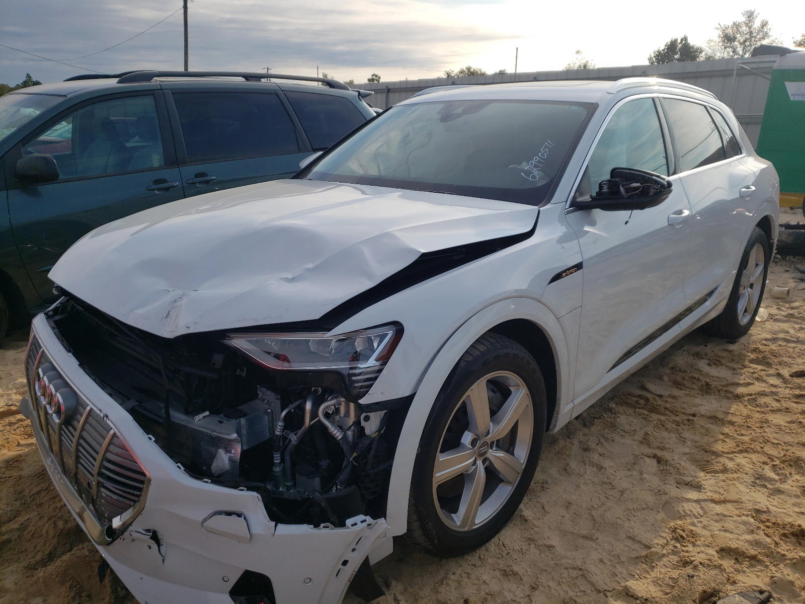 Photo 2 from auction – 2019 AUDI E-TRON PRE with VIN WA1LAAGE4KB009514