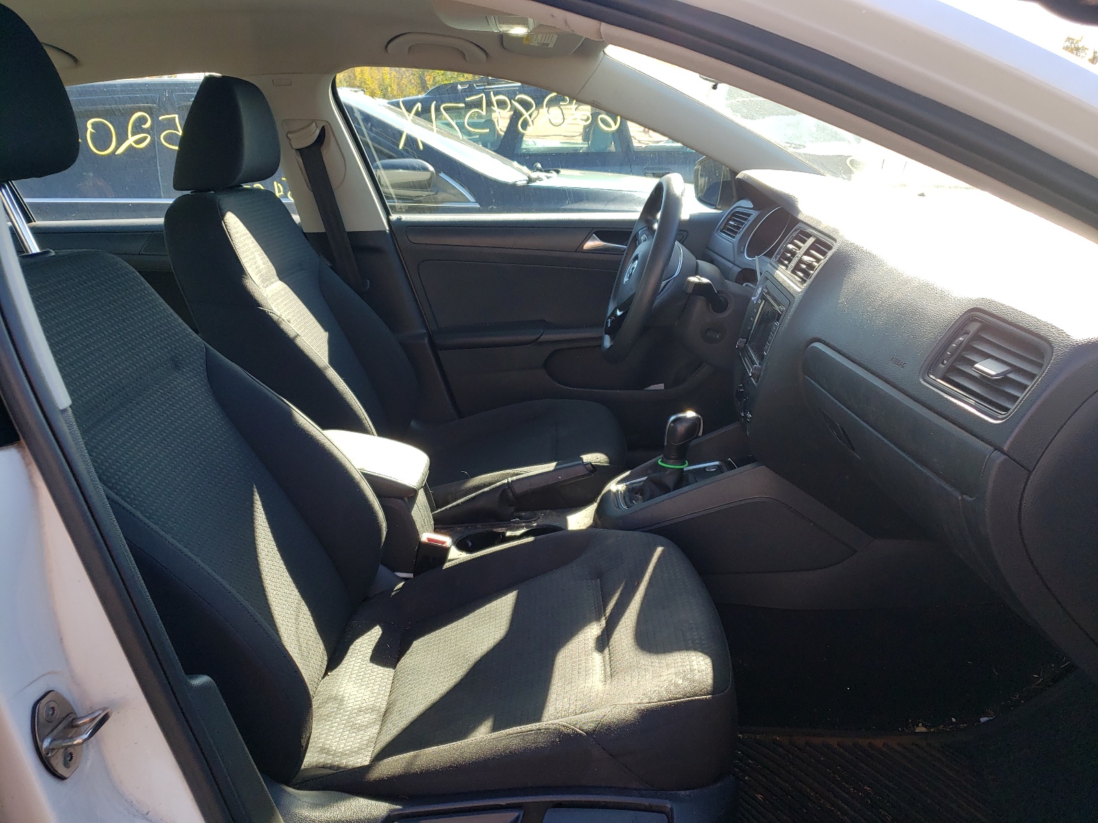 Photo 5 from auction – 2015 VOLKSWAGEN JETTA BASE with VIN 3VW2K7AJ4FM298476