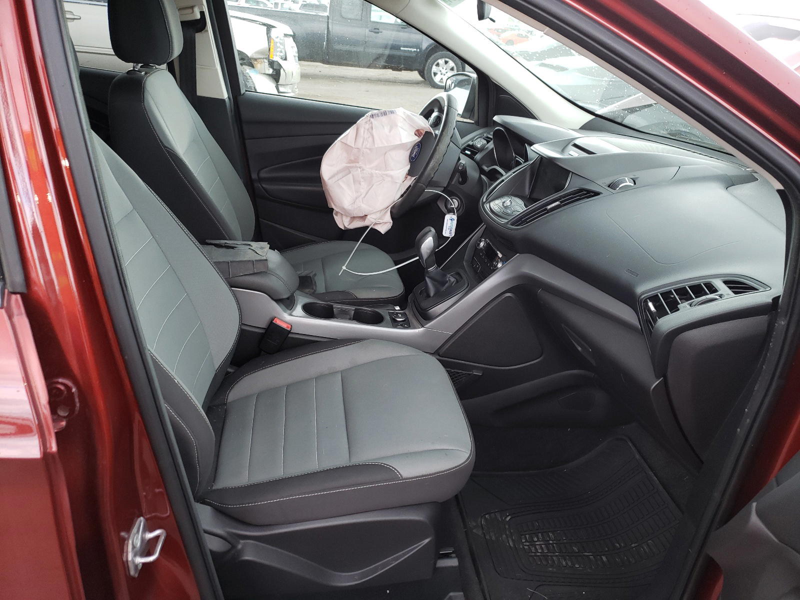 Photo 5 from auction – 2016 FORD ESCAPE SE with VIN 1FMCU9G95GUA26828