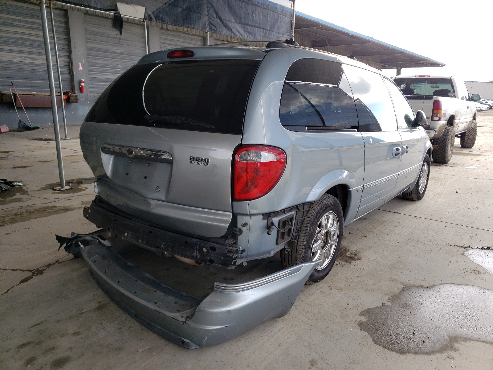 Photo 4 from auction – 2006 CHRYSLER TOWN & COU with VIN 2A8GP64L66R716362