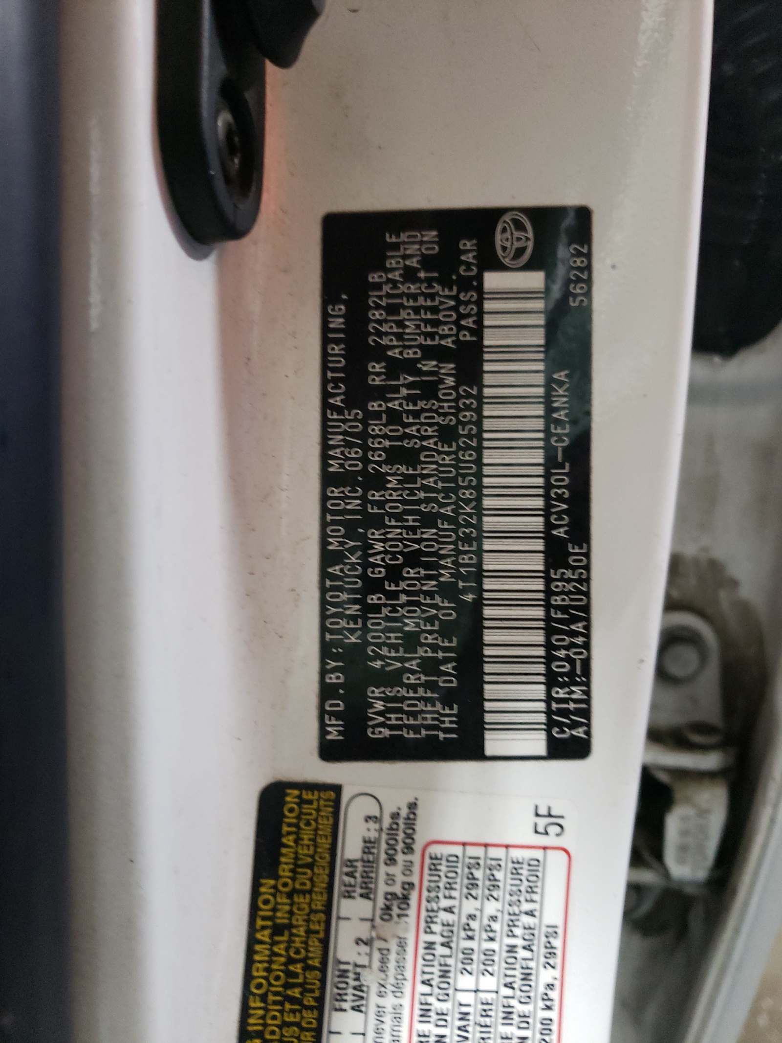 Photo 10 from auction – 2005 TOYOTA CAMRY LE with VIN 4T1BE32K85U625932