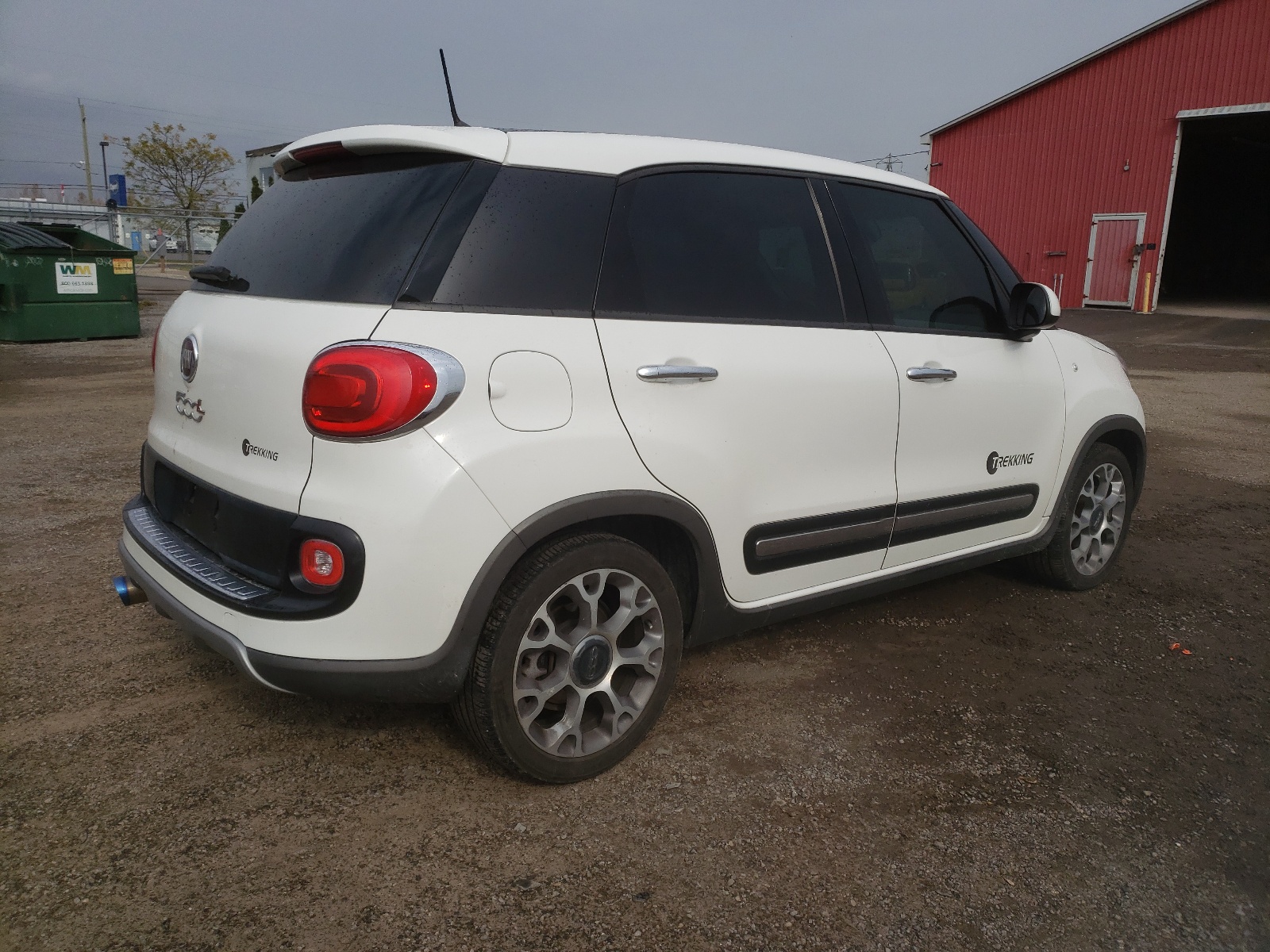 Photo 4 from auction – 2015 FIAT 500L TREKK with VIN ZFBCFADH2FZ033929