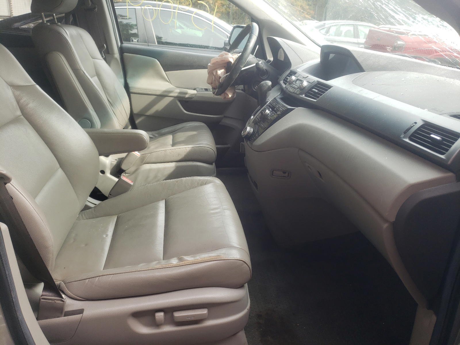 Photo 5 from auction – 2011 HONDA ODYSSEY EX with VIN 5FNRL5H69BB076101