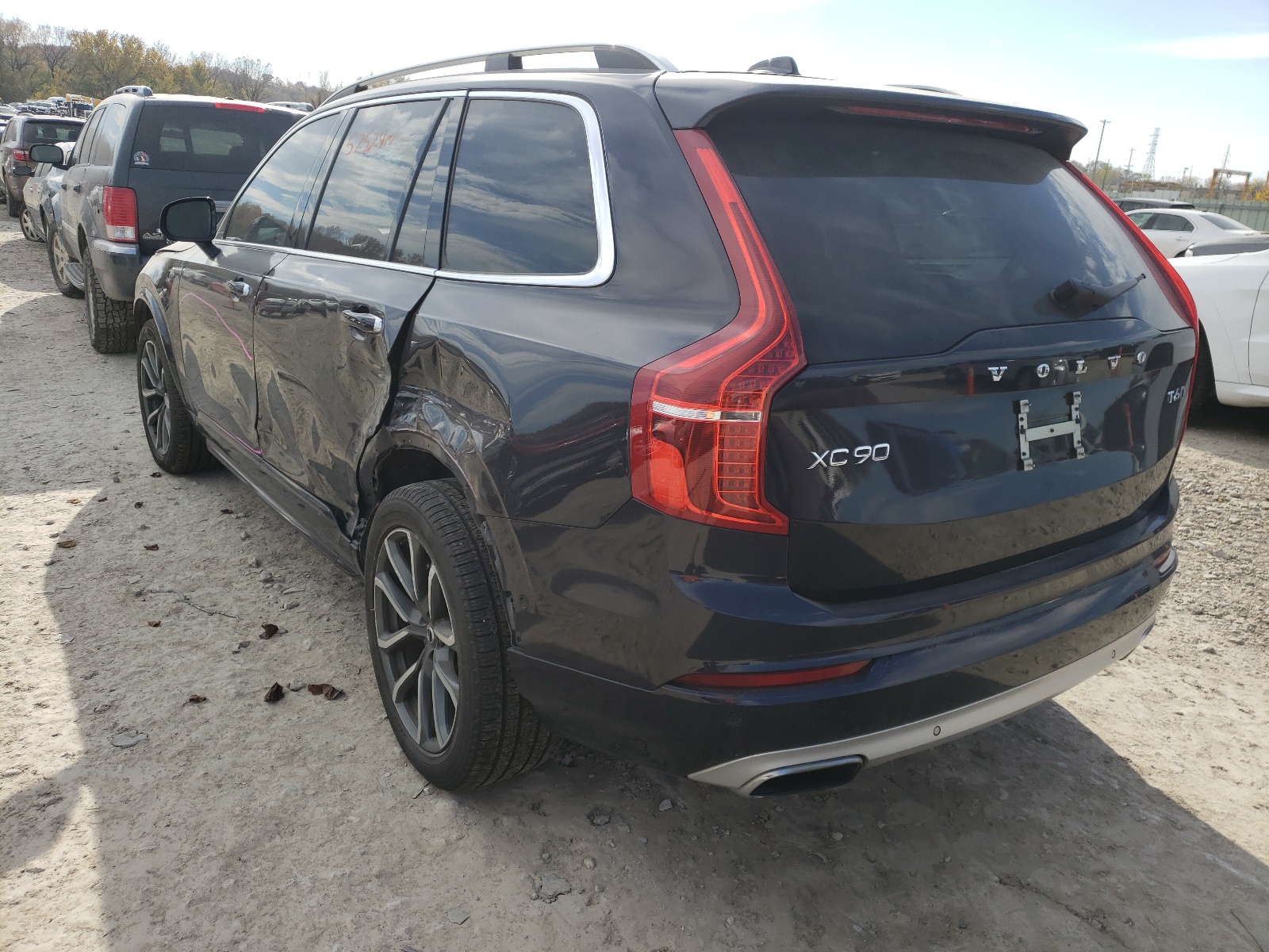 Photo 3 from auction – 2017 VOLVO XC90 T6 with VIN YV4A22PK4H1137060