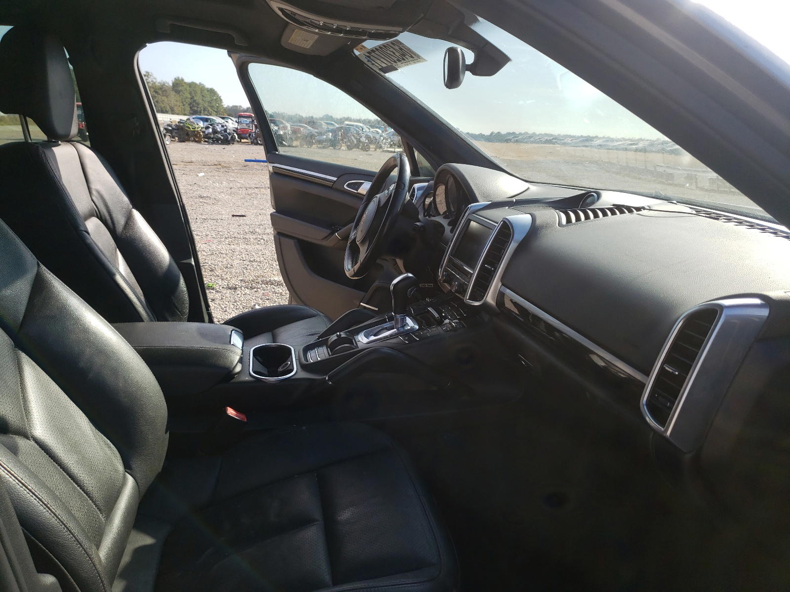Photo 5 from auction – 2013 PORSCHE CAYENNE with VIN WP1AA2A23DLA03877