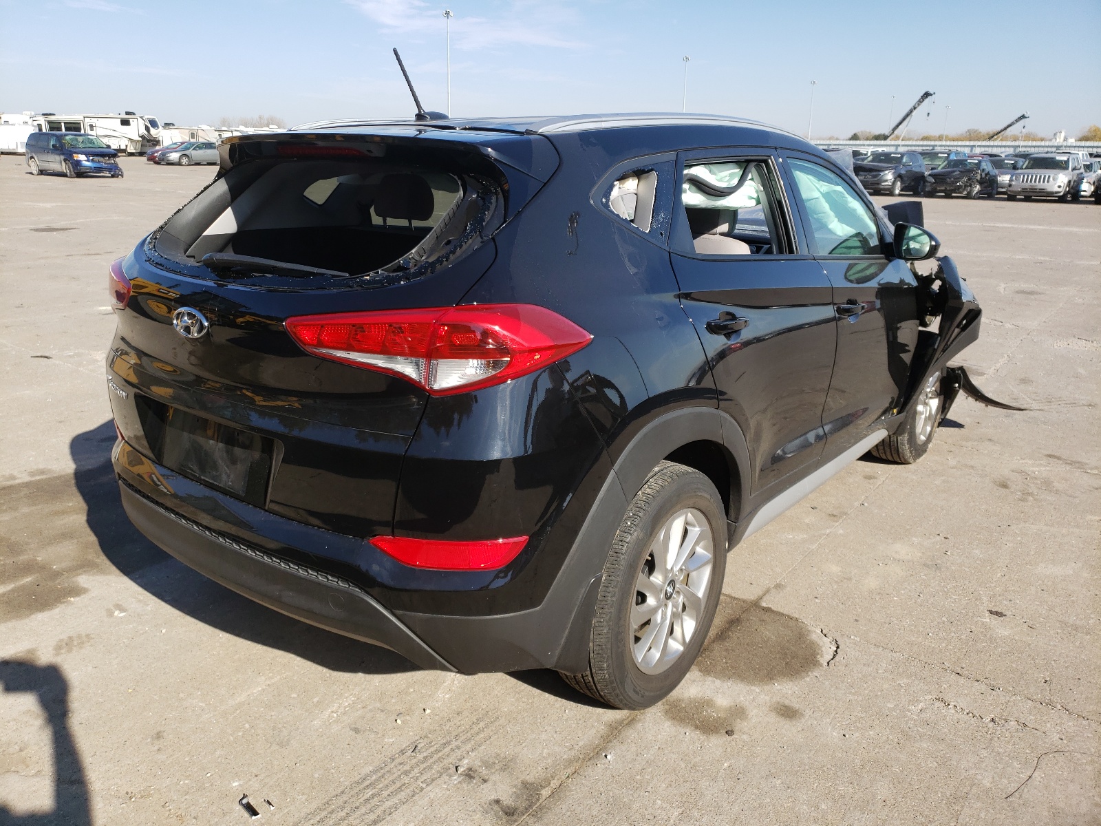 Photo 4 from auction – 2017 HYUNDAI TUCSON LIM with VIN KM8J33A44HU567522