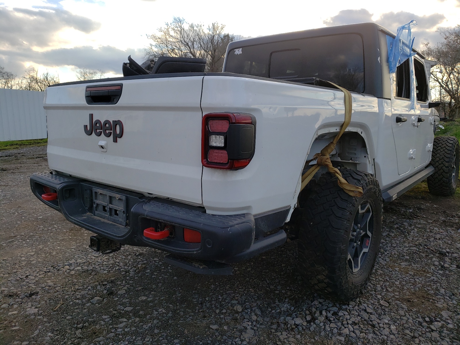 Photo 4 from auction – 2020 JEEP GLADIATOR with VIN 1C6JJTBG9LL148283
