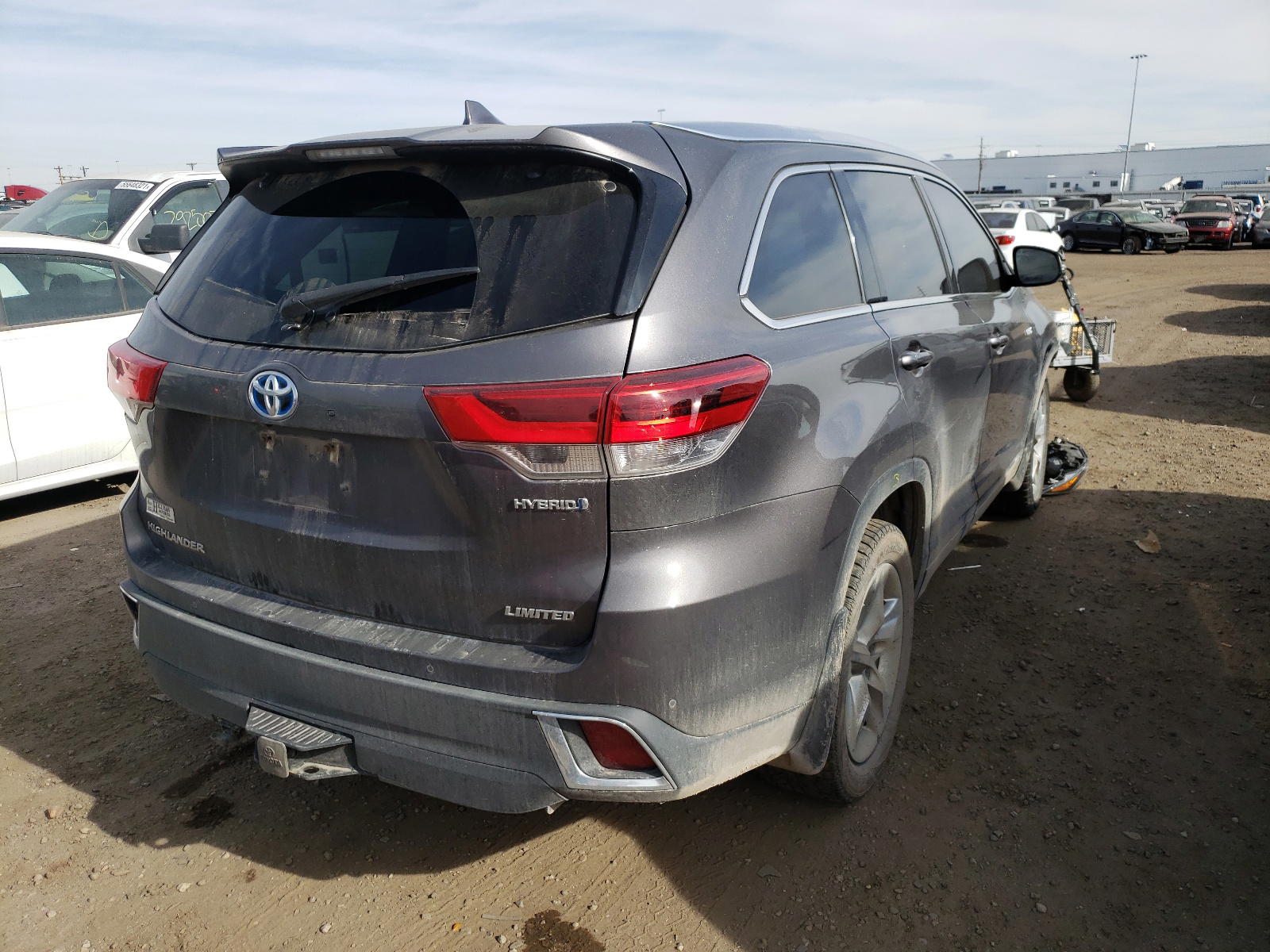 Photo 4 from auction – 2017 TOYOTA HIGHLANDER with VIN 5TDDGRFH8HS024408