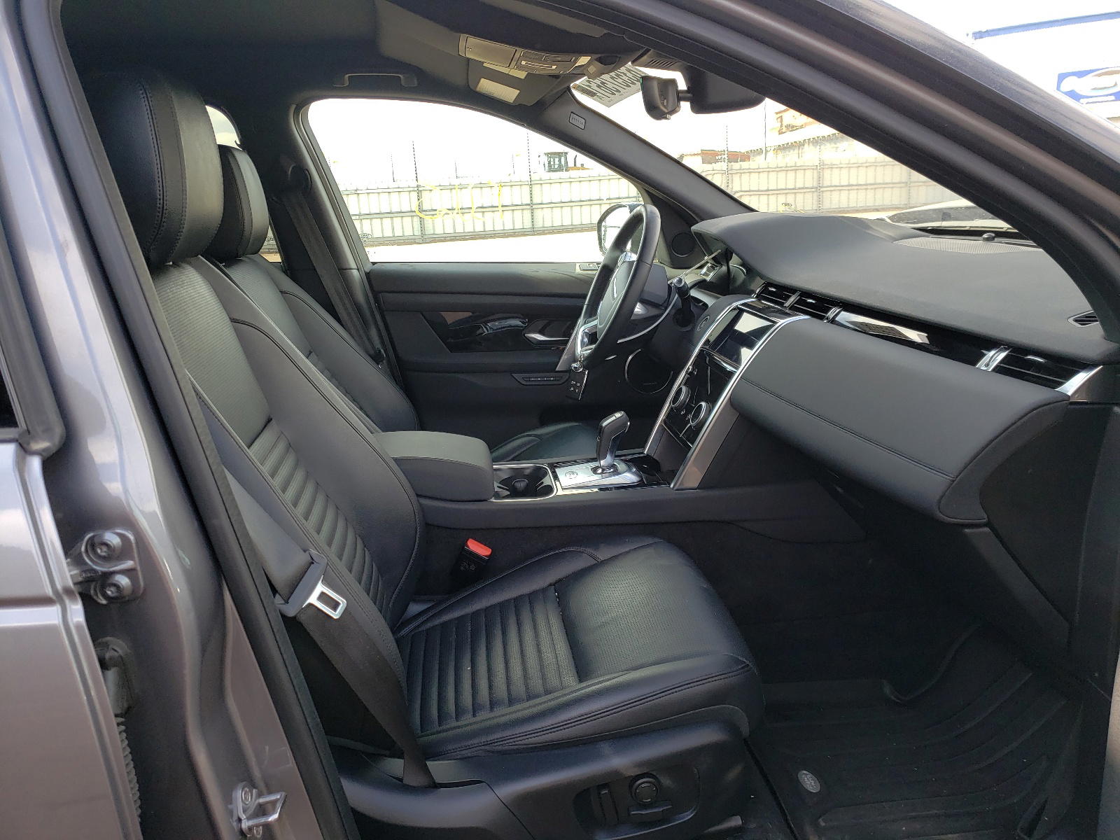 Photo 5 from auction – 2020 LAND ROVER DISCOVERY with VIN SALCP2FX2LH834603