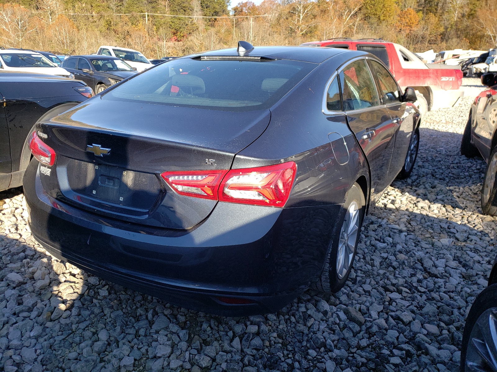 Photo 4 from auction – 2020 CHEVROLET MALIBU LT with VIN 1G1ZD5ST5LF006337