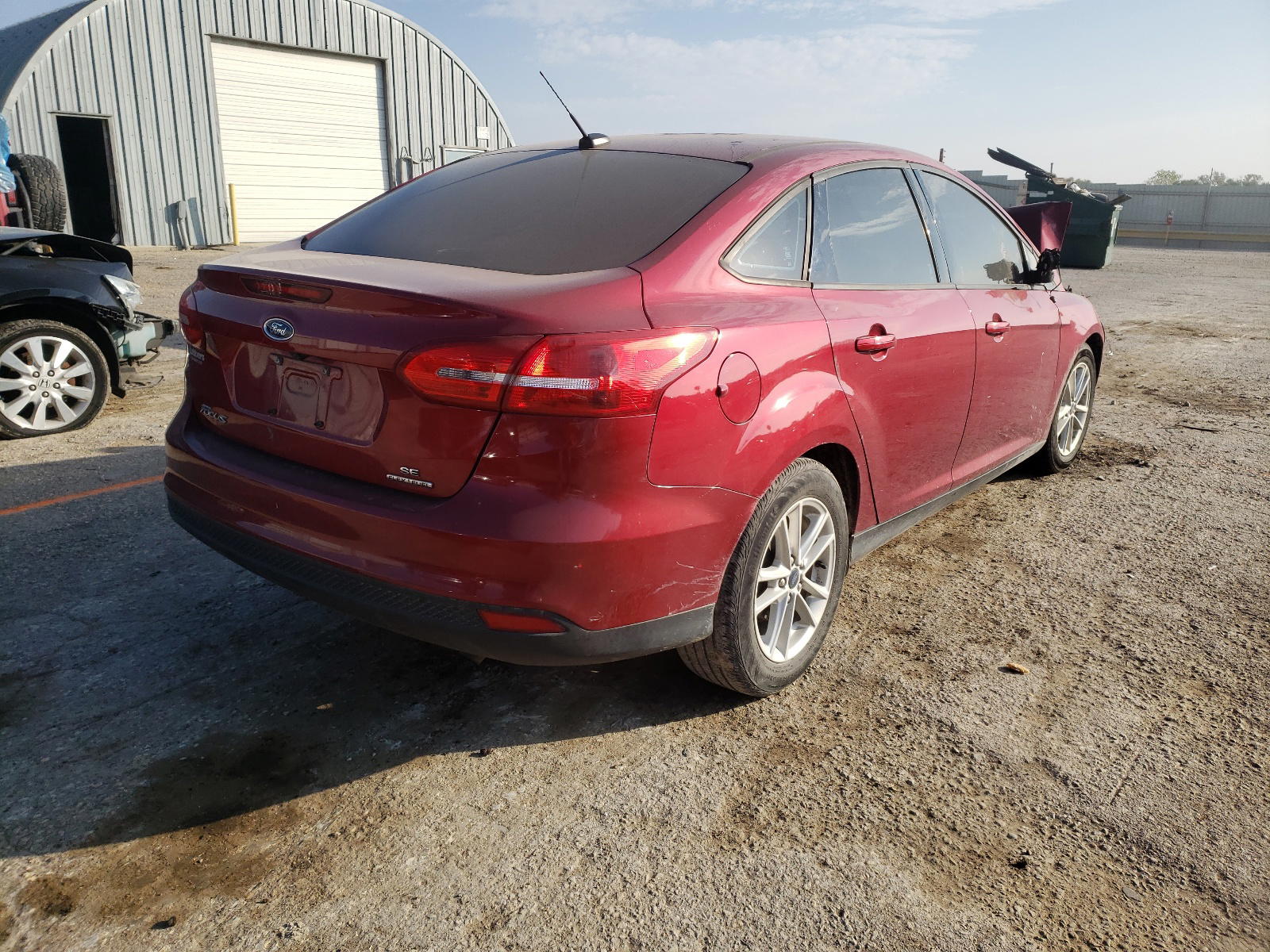Photo 4 from auction – 2016 FORD FOCUS SE with VIN 1FADP3F23GL301027