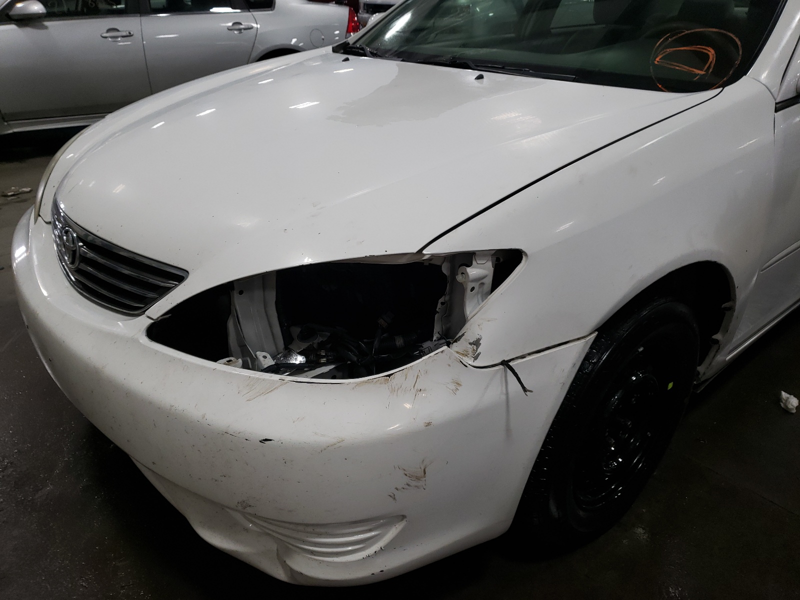 Photo 9 from auction – 2005 TOYOTA CAMRY LE with VIN 4T1BE32K85U625932