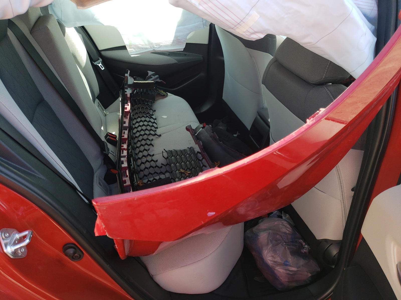 Photo 6 from auction – 2020 TOYOTA COROLLA LE with VIN 5YFEPRAE6LP080401