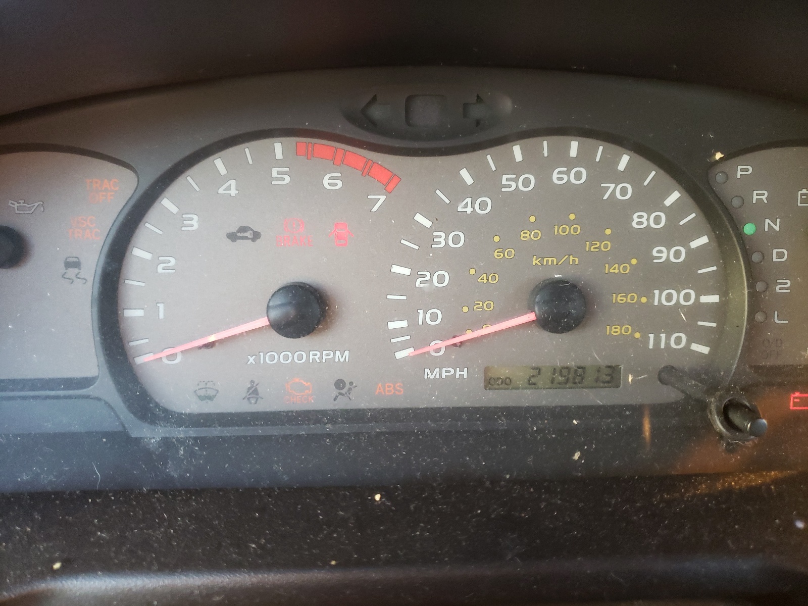 Photo 12 from auction – 2004 TOYOTA SEQUOIA SR with VIN 5TDZT34A74S228339