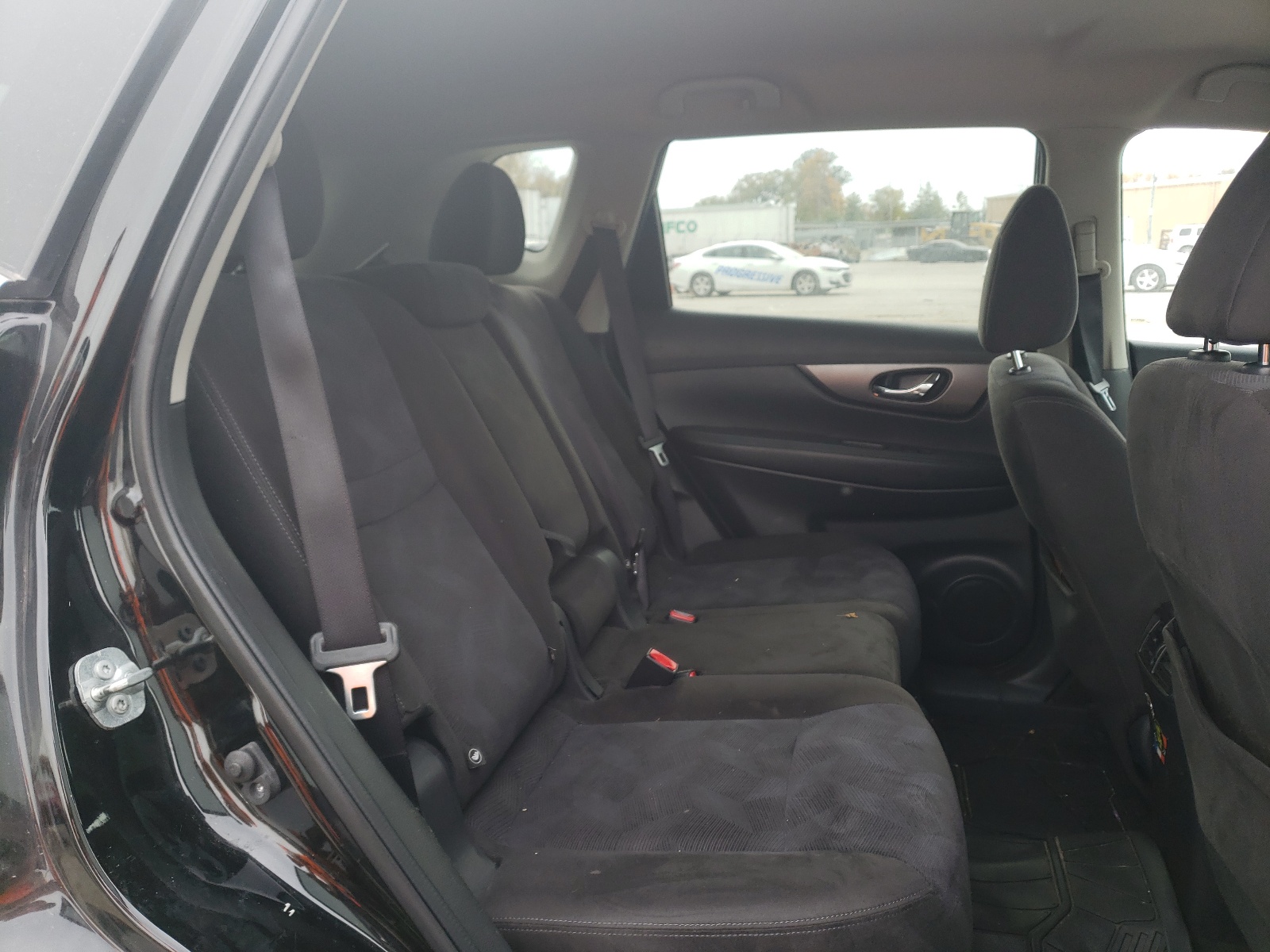 Photo 6 from auction – 2015 NISSAN ROGUE S with VIN KNMAT2MV8FP571779