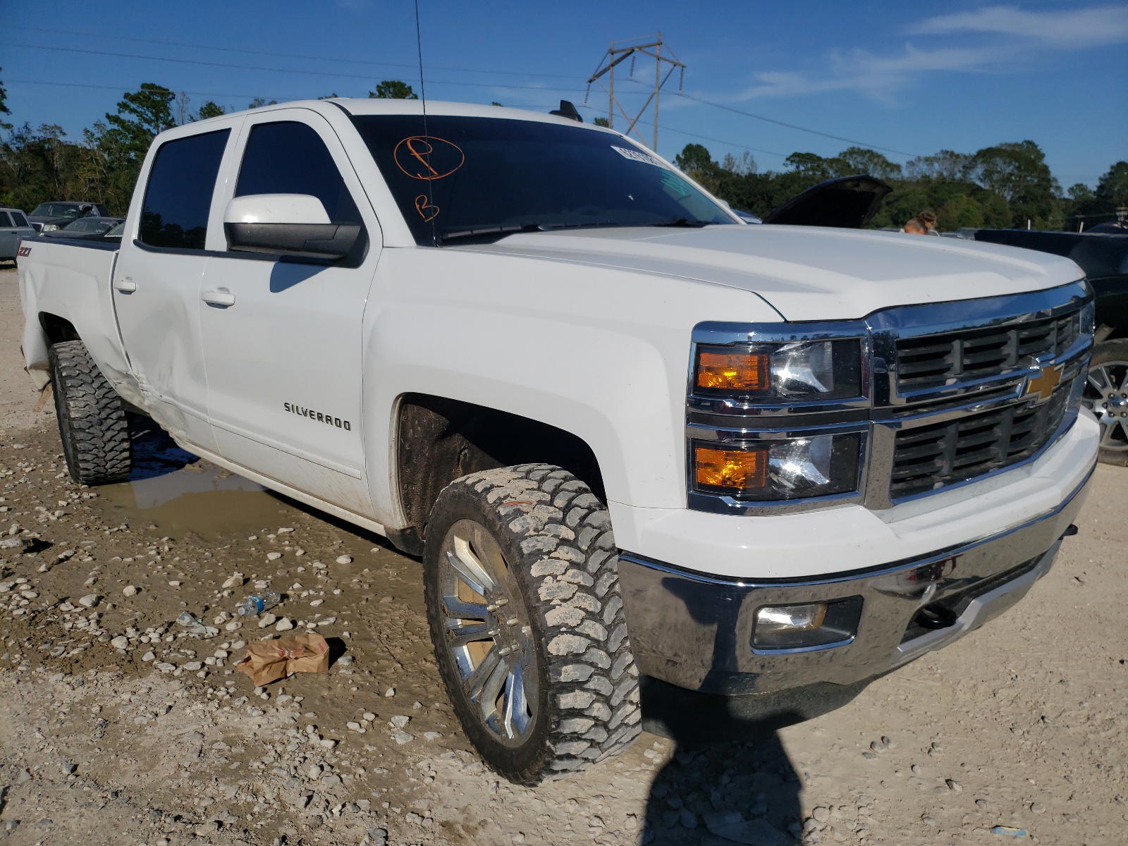 CHEVROLET SILVERADO 2015 with VIN 3GCUKREC0FG417612 - Photo from auction
