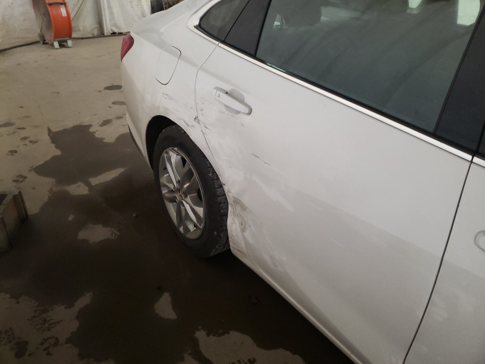 Photo 9 from auction – 2018 CHEVROLET MALIBU LT with VIN 1G1ZD5ST3JF198676