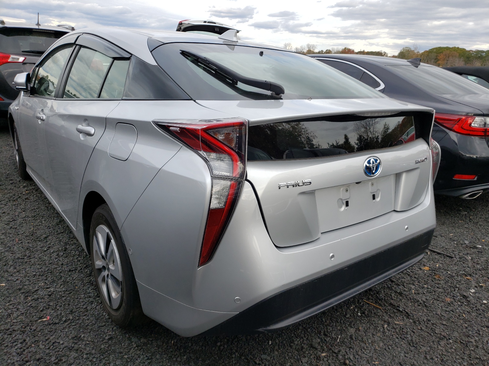 Photo 3 from auction – 2017 TOYOTA PRIUS with VIN JTDKARFU9H3544334
